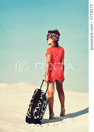 Woman with travel bag 5759573