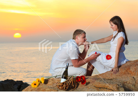 Offer of marriage 5759950