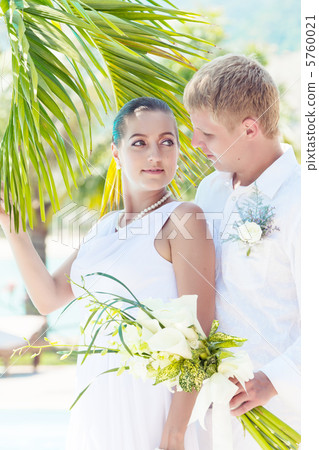 Bride and groom 5760021