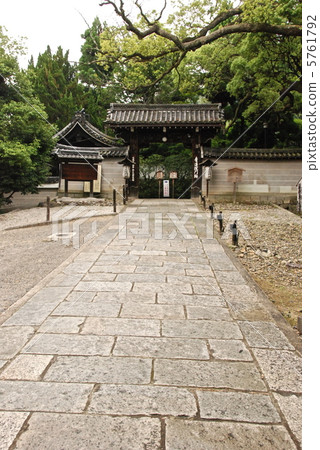 在Kuran Los寺(京都市東山區Awadaguchi三條町)的區域內 在Kuran Los寺(京都市東山區Awadaguchi三條町)的區域內 5761792
