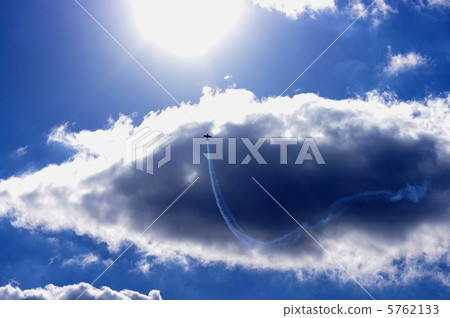 Acrobat飛行垂直上升的飛機 Acrobat飛行垂直上升的飛機 5762133