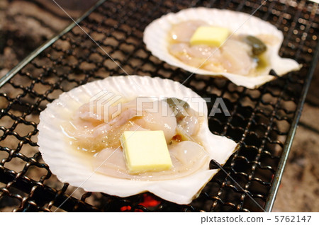 Grilled scallop with butter 5762147