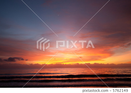 Morning glow of 4 mile beach Morning glow of 4 mile beach 5762149