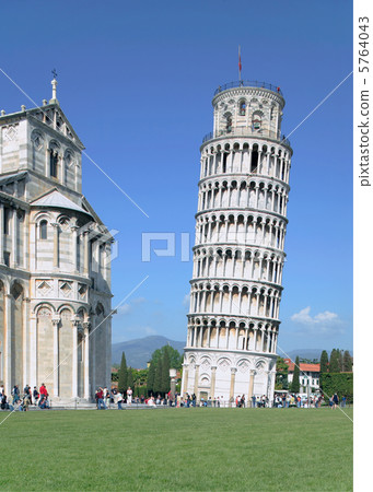 比薩斜塔和大教堂 比薩斜塔和大教堂 5764043
