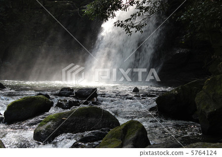 情侶的瀑布 情侶的瀑布 5764124