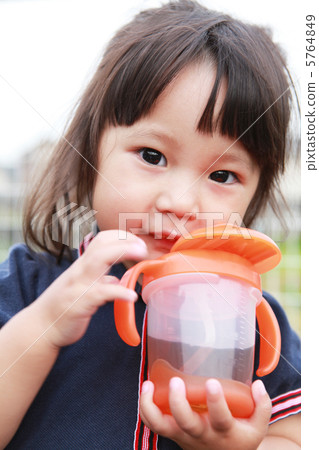 younger, girl, girls 5764849