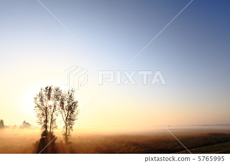Sunrise scenery Sunrise scenery 5765995