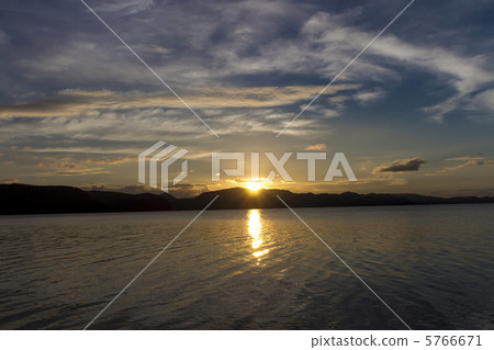 豬苗代湖的日落(側身) 豬苗代湖的日落(側身) 5766671