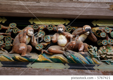 Three monkeys 5767421