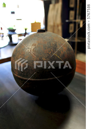 Rusted iron ball Rusted iron ball 5767586