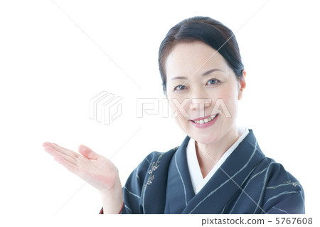 Senior women in kimono Senior women in kimono 5767608