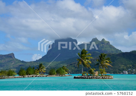 Bora Bora Island · Kojima and Mount Otemanu Bora Bora Island · Kojima and Mount Otemanu 5768152