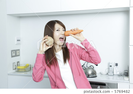 Women · Lifestyle 5769482