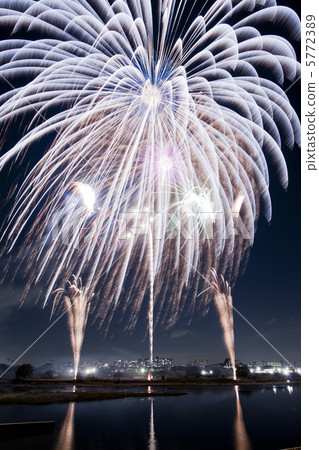 Oversized fireworks 5772389