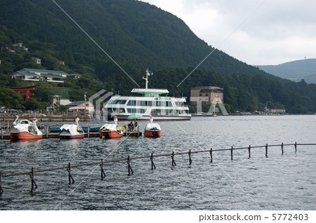Ashinoko pleasure boat Ashinoko pleasure boat 5772403