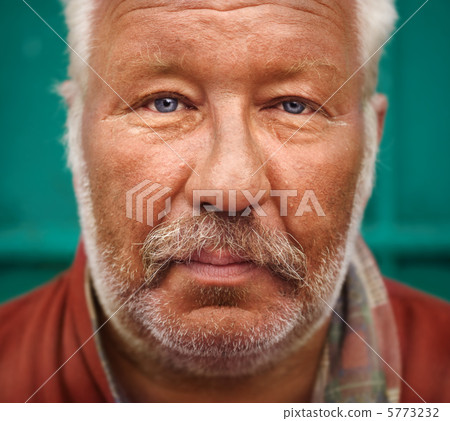 homeless man 5773232