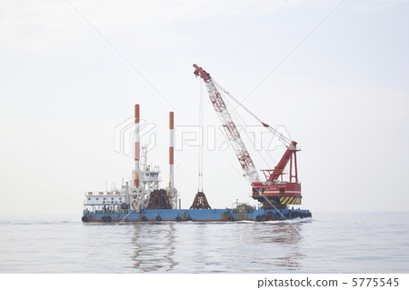 Work ship crane 5775545