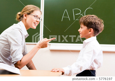 Explaining rules 5776197