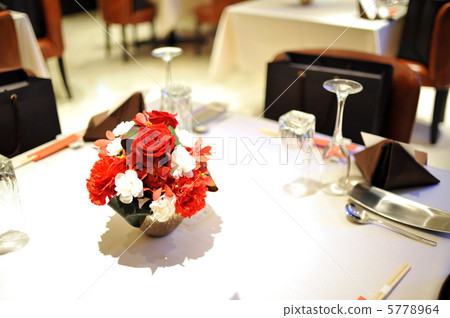 Wedding seats 5778964