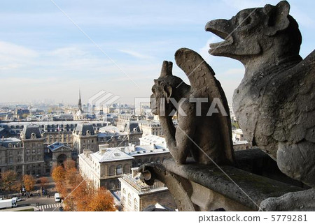 Gargoyle watching over the city of Paris Gargoyle watching over the city of Paris 5779281