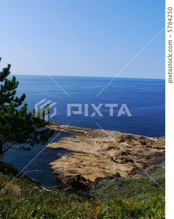 Noto golden cliff of Yasu Ishikawa 5784250