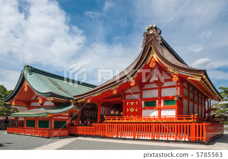Fushimi-Inari Taisha Shrine inside / main hall Fushimi-Inari Taisha Shrine inside / main hall 5785563