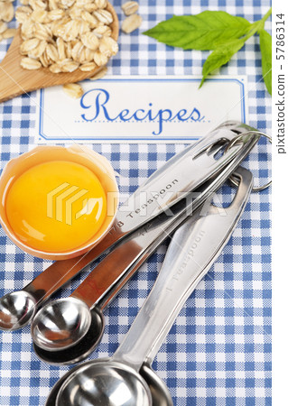 The book of recipes 5786314