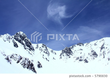 Snow mountain 5790830