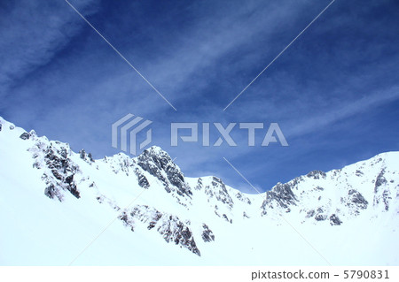 Snow mountain 5790831