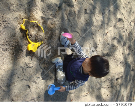 Playing sand Playing sand 5791079