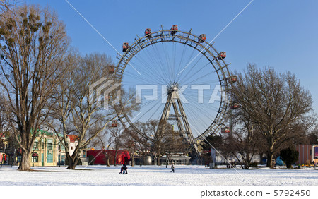 Historic ferris wheel of Vienna 5792450