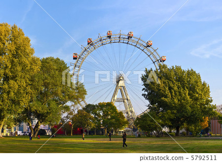Historic ferris wheel of Vienna Historic ferris wheel of Vienna 5792511
