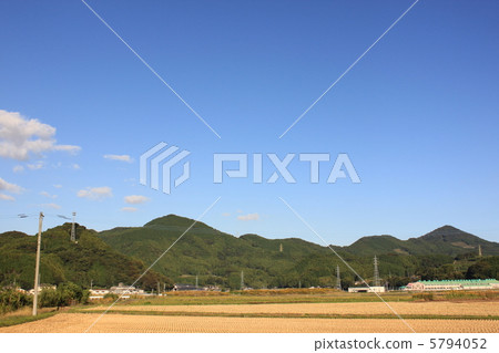 Autumn sky and countryside views 5794052