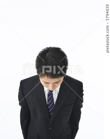 鞠躬的商界人士 5794839