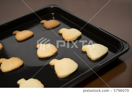 Snake shape cookie (baked) Snake shape cookie (baked) 5796070