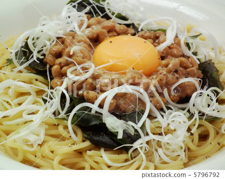 日式意大利麵食納豆生雞蛋海藻 5796792