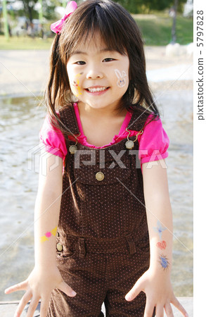 Body painted girls Body painted girls 5797828