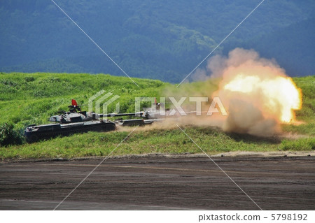 74 Typical tank bombardment 5798192