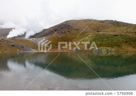 荷花池和噴氣孔 荷花池和噴氣孔 5798906