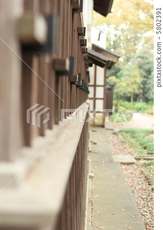 屋簷邊緣 屋簷邊緣 5802391