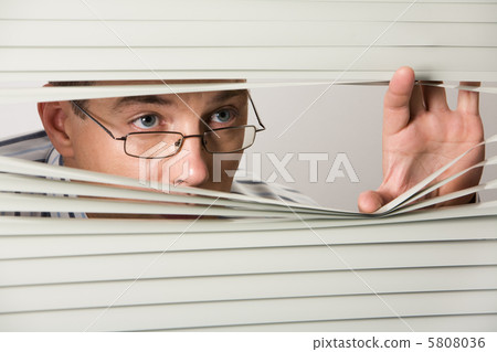 Peeking Peeking 5808036
