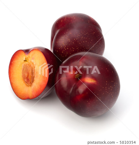 Red plum fruit Red plum fruit 5810354