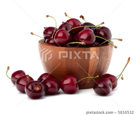 Cherry in wooden bowl Cherry in wooden bowl 5810532