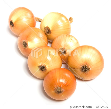 onion isolated on white background onion isolated on white background 5812307