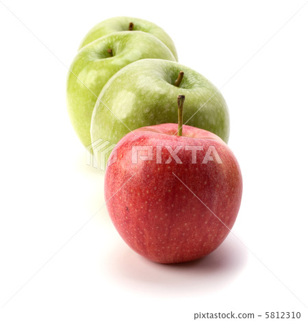 apples isolated on white background apples isolated on white background 5812310