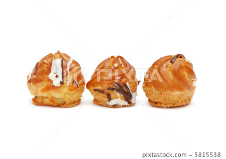 pastry filled with custard 5815538