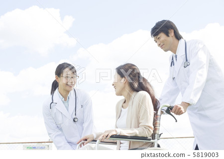 醫生和高級 5819003