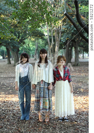 女孩組肖像 5821272