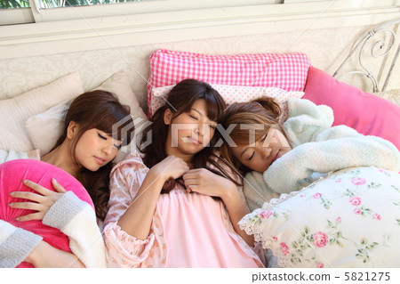 女生聚會圖片 5821275