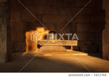 Lingam. Airavatesvara Temple, Darasuram Lingam. Airavatesvara Temple, Darasuram 5821768